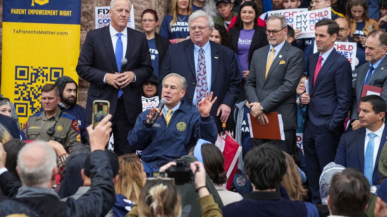 Dallas: Texas Gov. to call special session on school choice bill in October.