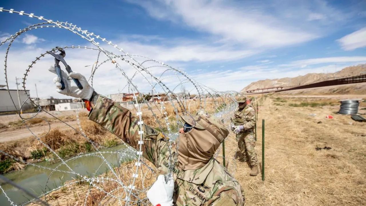 Federal Judge Rules Border Patrol Agents Must Halt Destruction of Texas-Installed Razor Wire