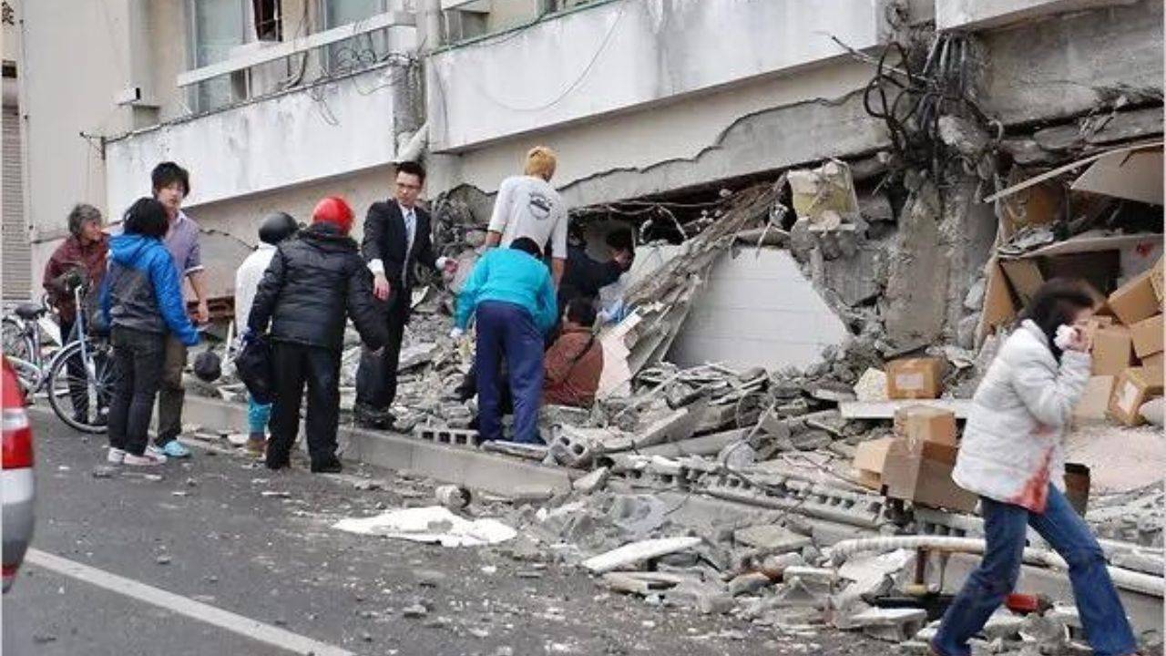 Japan Earthquake: 30 Killed, Rescue Teams Scramble for Survivors