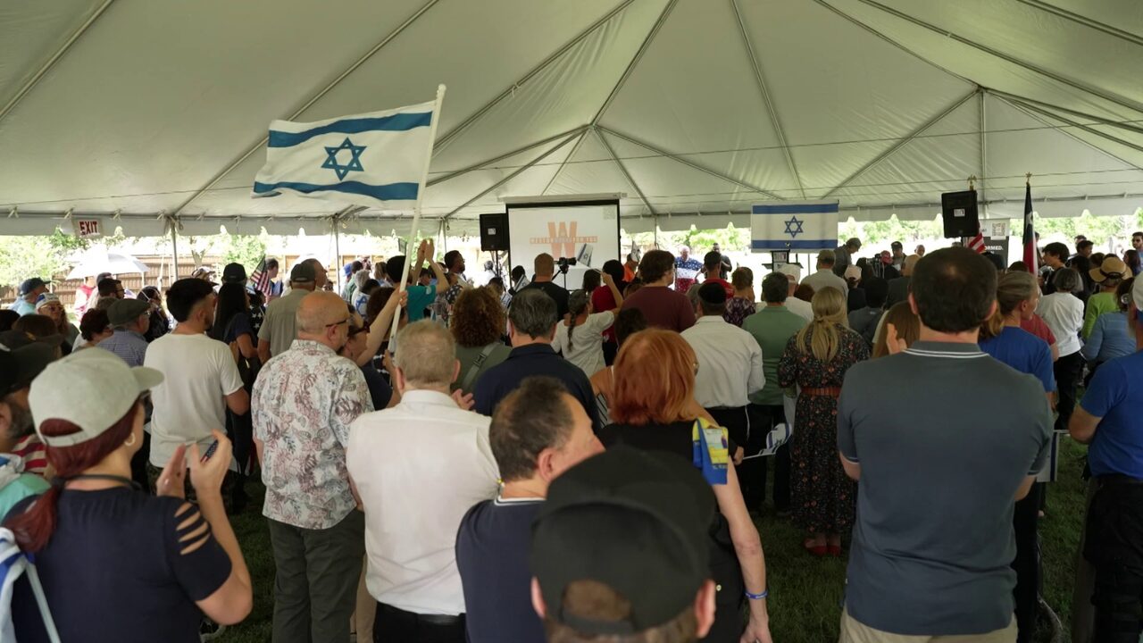 Jewish Student, Holocaust Survivor Reflect at Pro-Israeli Rally in Dallas