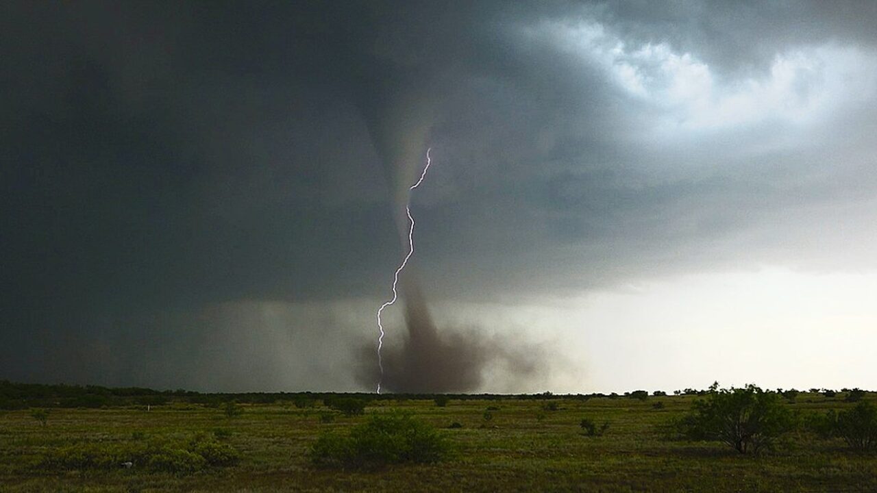 May Tornadoes Devastate North Texas, Resulting in Seven Deaths