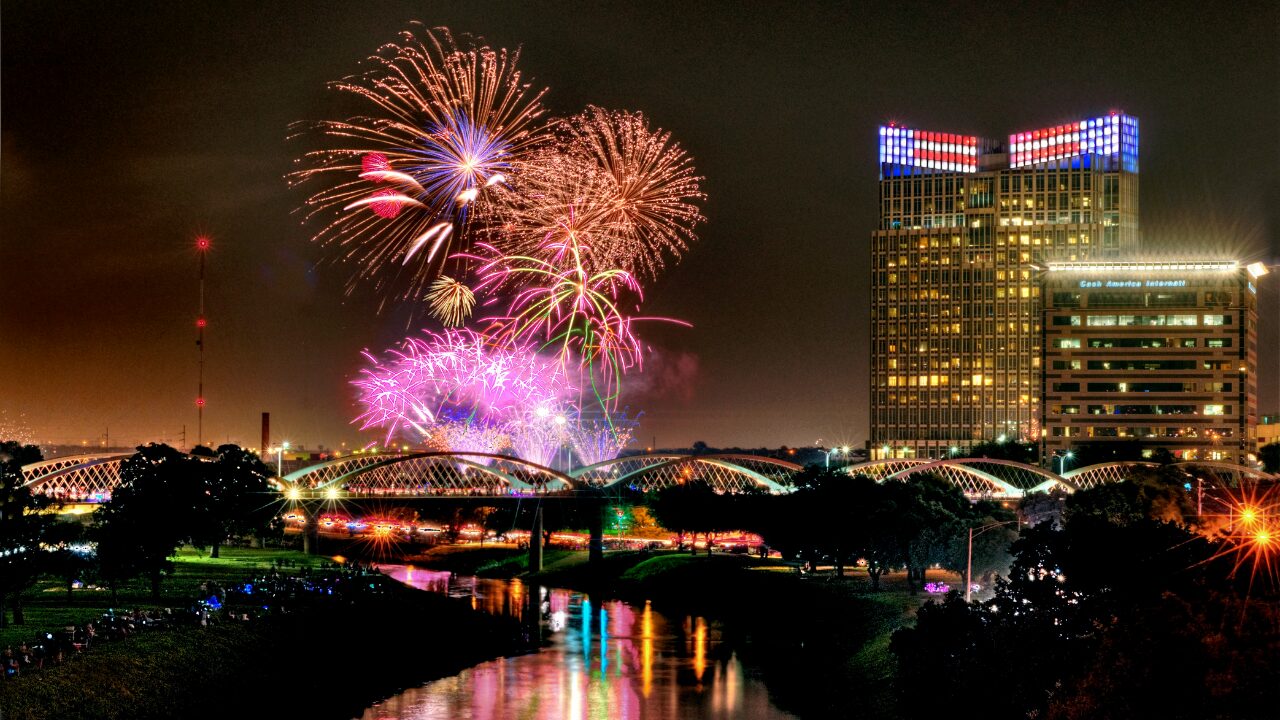Fort Worth’s Fourth Fireworks Show Thrills Thousands